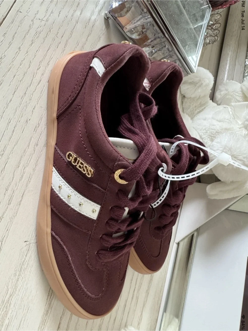 Guess low top